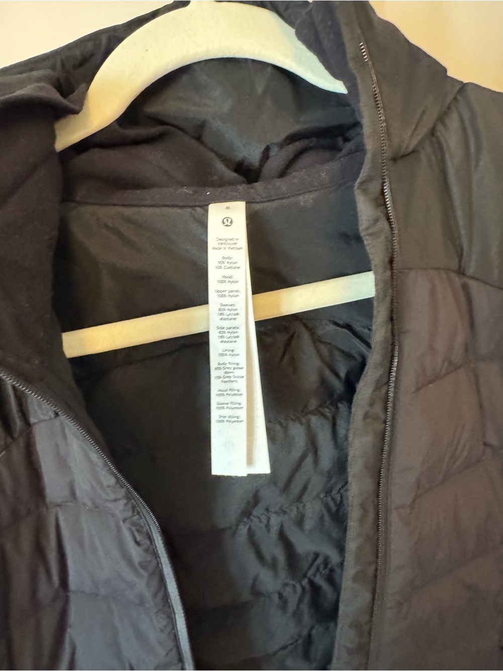 Lululemon Women's Black Hooded Lightweight Jacket size 8 - Picture 3 of 5